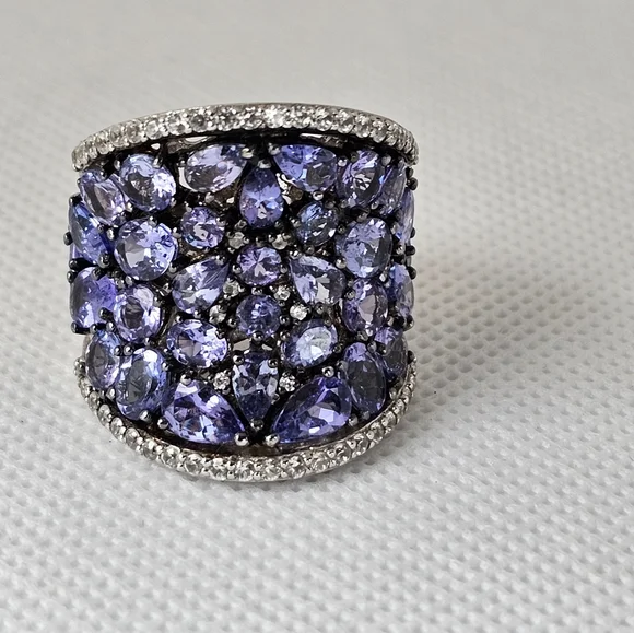 Earth Mined Tanzanite Cluster Ring Size 8! NWT - Picture 3 of 12